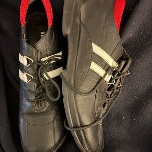 Never worn Vintage Kenneth Cole Reaction Sneaker shoes